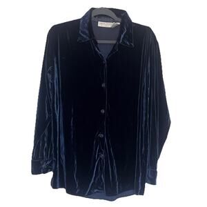 Carolyn Taylor Top Women’s Size M Dark Blue Velvet Velour Long Sleeve Button Up